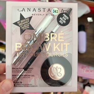 NIB: Anastasia Beverly Hills Brow Kit